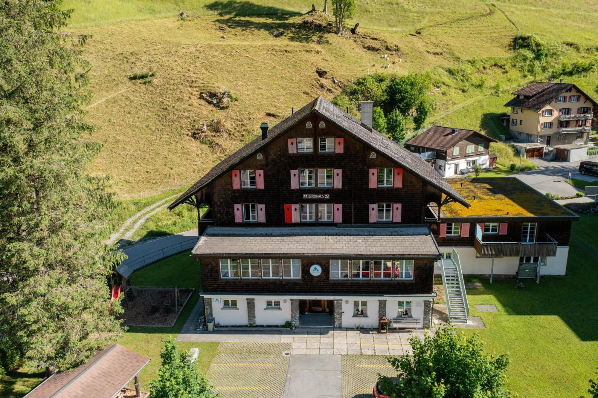 Engelberg Youth Hostel Kültér fotó